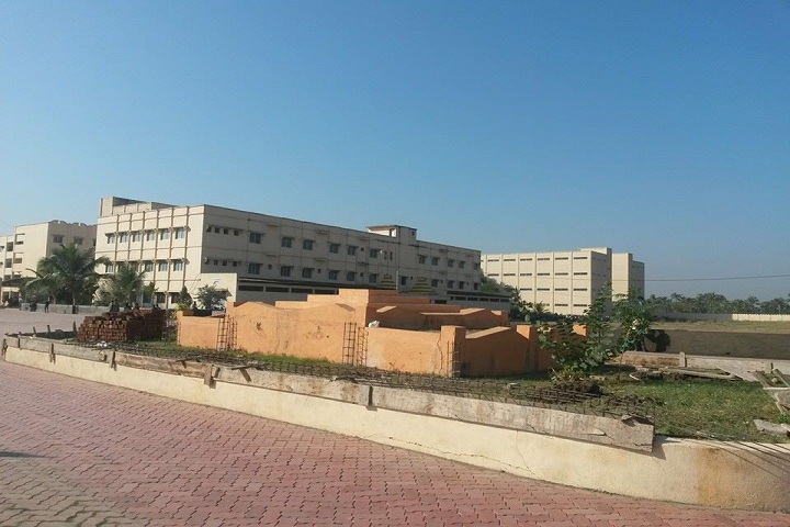 https://cache.careers360.mobi/media/colleges/social-media/media-gallery/3847/2020/9/8/Campus view of Mahatma Gandhi Institute of Technical Education and Research Centre Navsari_Campus-View.jpg
